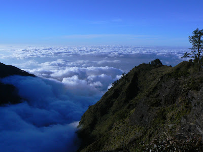 Conquest of Mount Rinjani, the second highest mountain in Indonesia