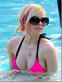 Avril Lavigne Hot