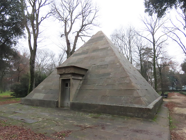 Ghiacciaia (Ice house) by Giuseppe Manetti, Viale degli Olmi, Parco delle Cascine (Cascine Park), Florence