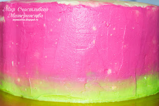 торт с розово-зеленых тонах