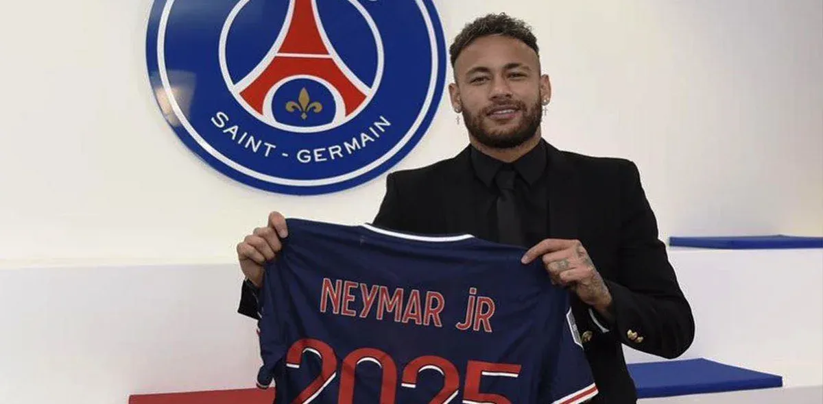 Neymar officially signs nеw Paris Saint-Germain contract
