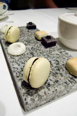 petit fours