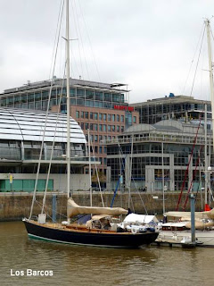 Velero en Puerto Madero