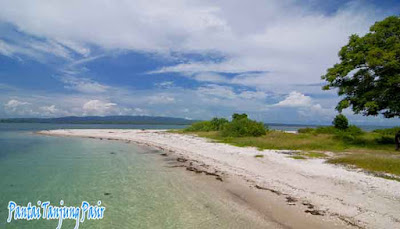 pantai-tanjung-pasir-pulau-moyo