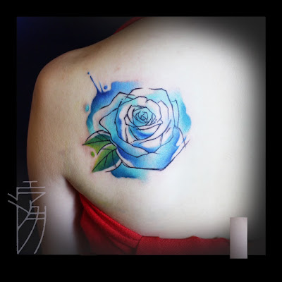 Artistic and Striking Flower Tattoos Designs
