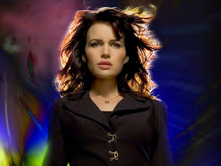 Free wallpapers without watermarks of Carla Gugino at Fullwalls.blogspot.com