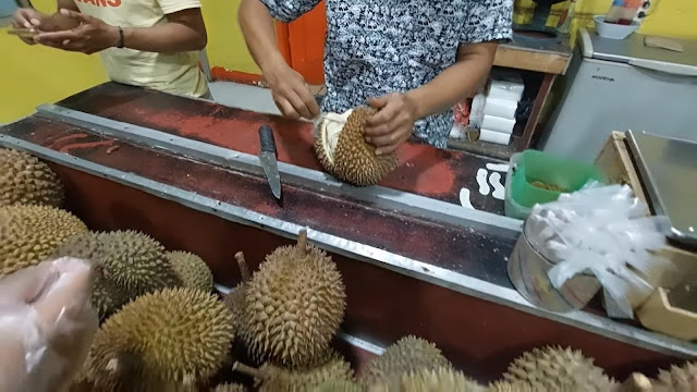 Durian Montong - Buah Durian Montong segar dan lezat