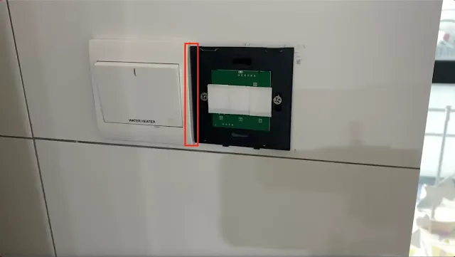 Not enough space for glass plane to install when tighten screws up and bottom