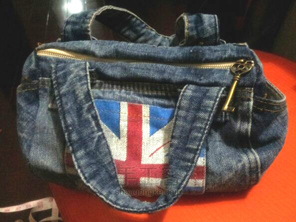 Handbag of denim shorts. Сумочка из джинсовых шорт.