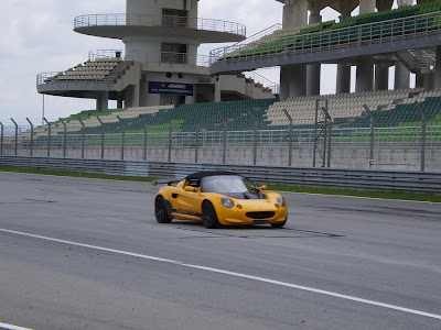 Time To Attack Sepang Yellow Lotus Elise