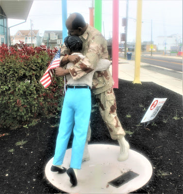 Coming Home Statue by Seward Johnson in Wildwood