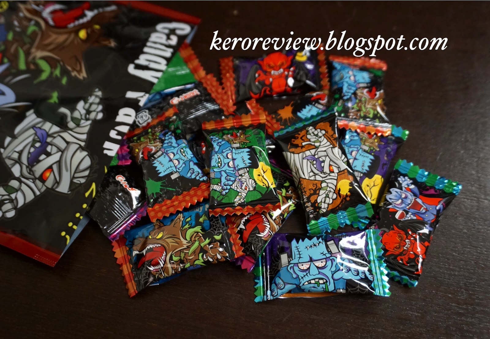 รีวิว ฮาร์ท ลูกอมฮาโลวีน กลิ่นองุ่น แกงกะหรี่ และรสขม (CR) Review Halloween Candy Pack, Heart Brand.