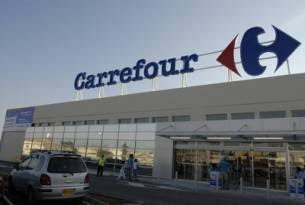 Se fusão fracassar, Carrefour buscará união com Walmart.