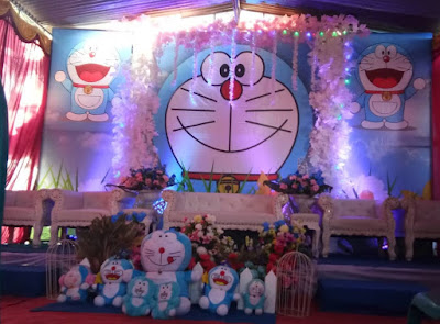 dekorasi pernikahan doraemon terbaru