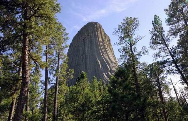 Pictures of the Gigantic Devils Tower Mountain