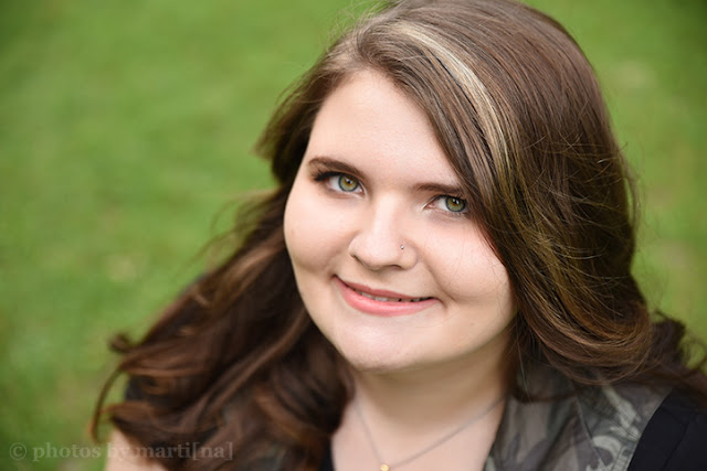 Senior portraits at Walnut Creek park