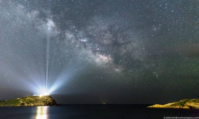 Η φωτογραφία που κάνει το γύρο του κόσμου - Ο ναός του Σουνίου δίνει φως στο… γαλαξία!