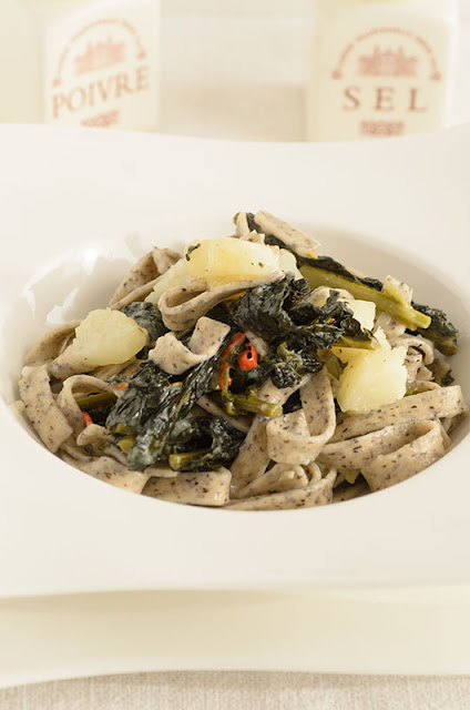 Pizzoccheri con foglie di cavolo nero e castelmagno