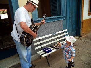 Bernardo-comprando-CD-da-Serenata.jpg