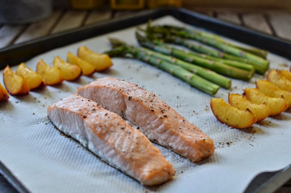 Recipe of Roasted salmon, asparagus, peaches, and nectarines