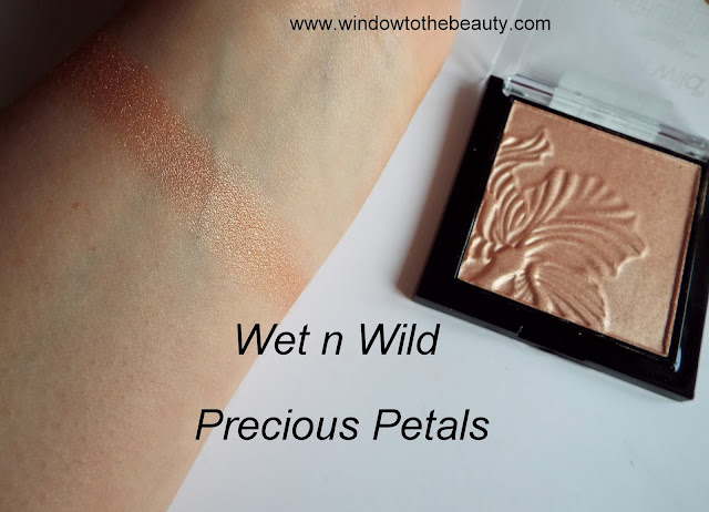 Wet n Wild MegaGlo rozświetlacz precious petals swatches