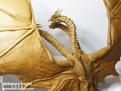 S.H. MonsterArts King Ghidorah de Godzilla: King of Monsters (2019) - Tamashii Nations 