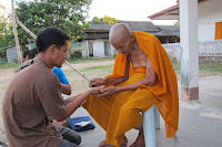 หลวงปู่แก้ว เป็นพระที่ผู้คนในแถบอำเภอสิงหนครและใกล้เคียงนับถือมาก