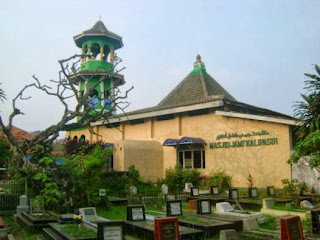 Aneh masbro, Ada Masjid Bermenara Pagoda di Tangerang