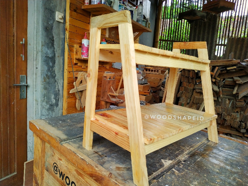 Cara Membuat Rak Bertingkat Untuk Tamaman Hias  Dari Kayu 