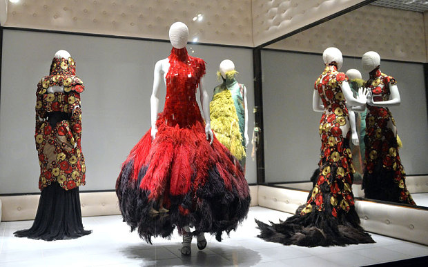 Alexander-McQueen-Savage-Beauty-Exhibition-London