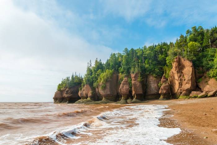  Bay Fundy Bay, located on the Atlantic coast of Canada, is famous for its high tide.