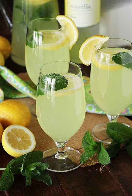 Glass of Limoncello Lemonade Image