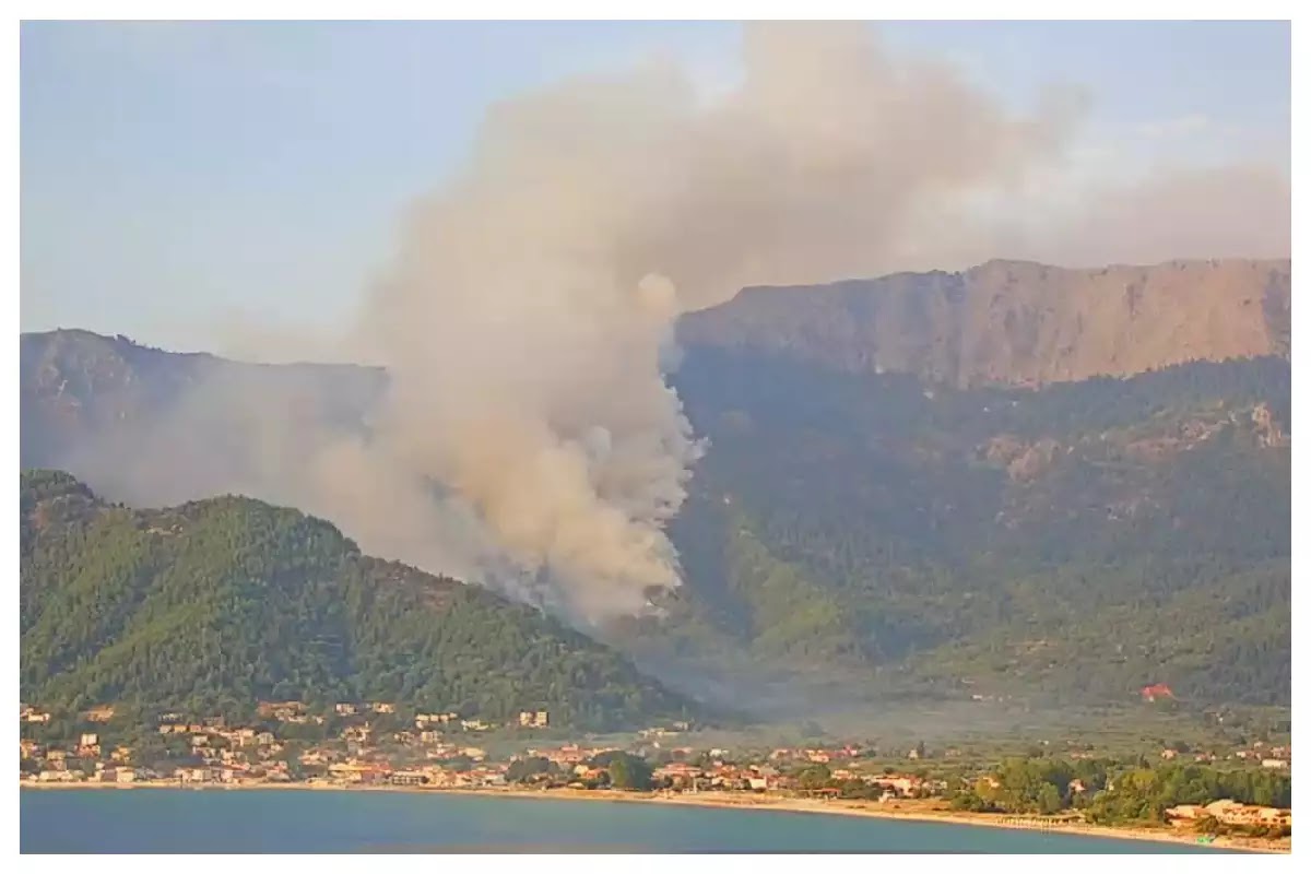 Προσαγωγή 65χρονου για τη φωτιά στη Θάσο