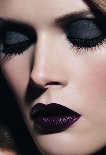 gothic makeup pictures. goth makeup tips.