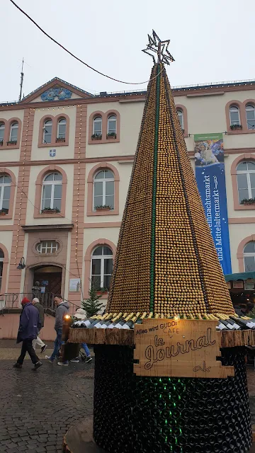 Sektkorkenpyramide St. Wendel Weihnachtsmarkt
