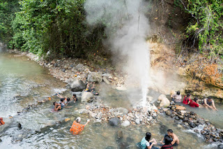 Semburan Air Panas Cisolok