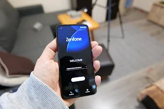 Asus ZenFone 8 smartphone