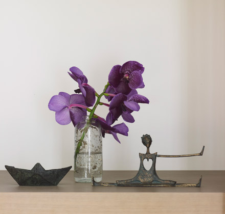 Purple objects in vignette styled by Karin Meyn of Piet Boon Studio