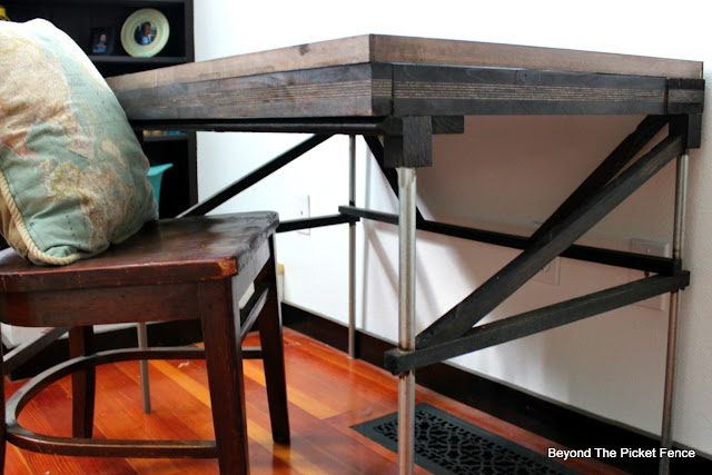 industrial, desk, drafting table, metal pipes, reclaimed wood, http://goo.gl/mtjRjv