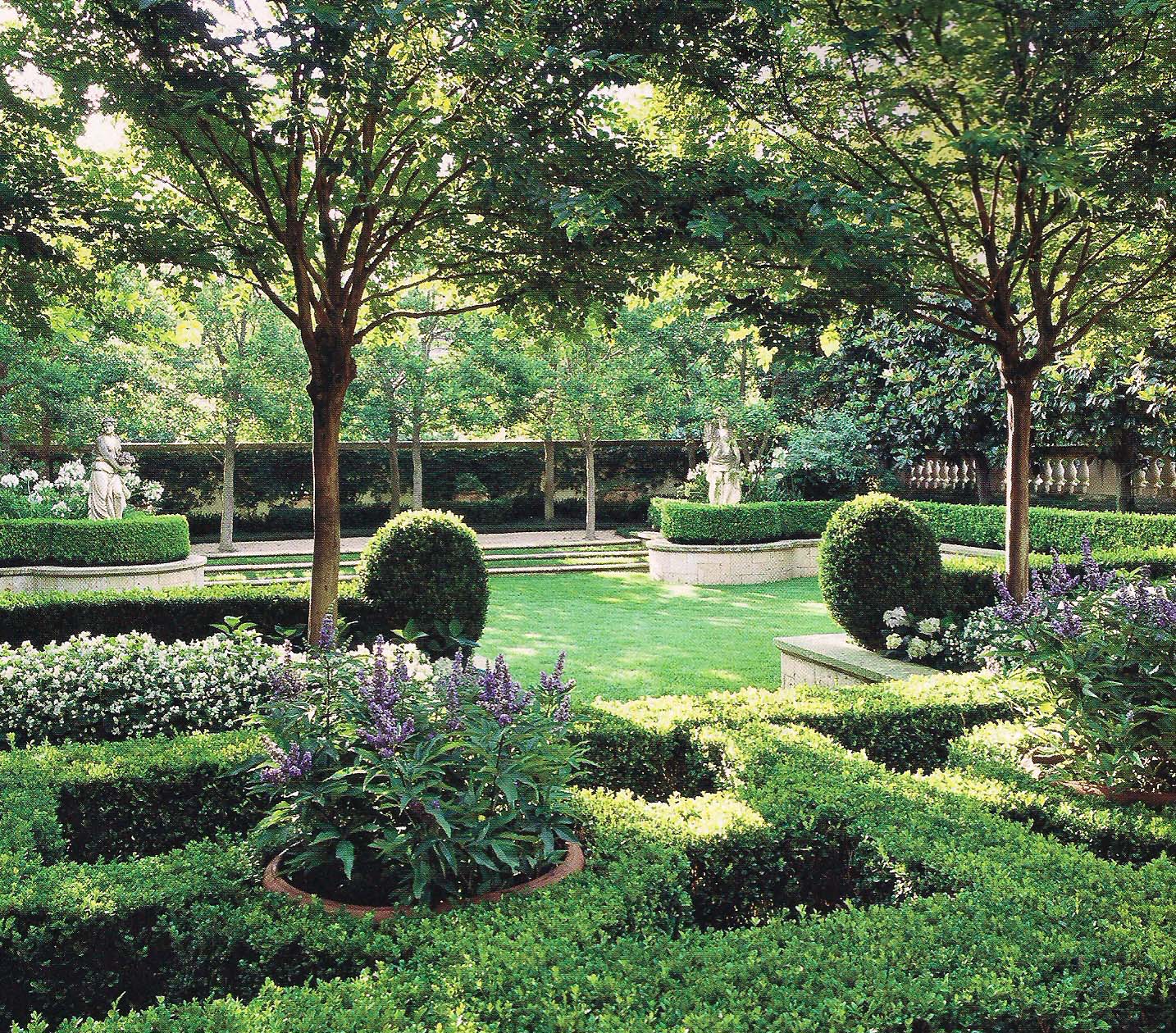 The Devoted Classicist: The New Southern Accents on Parterre Garden Designs
 id=29009