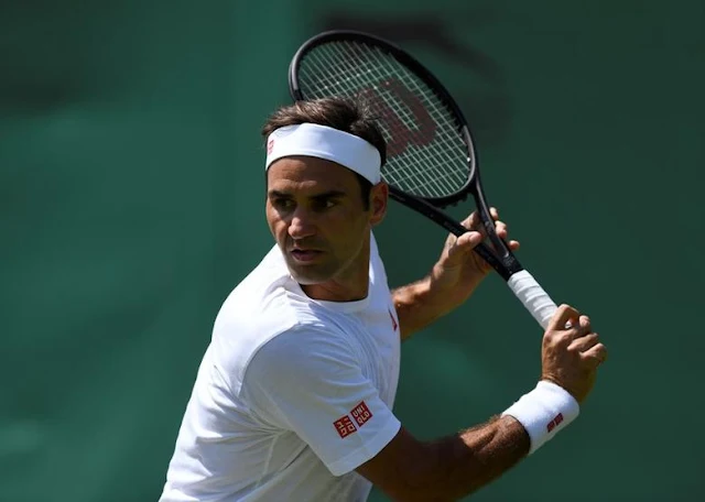 Roger Federer em ação no tênis