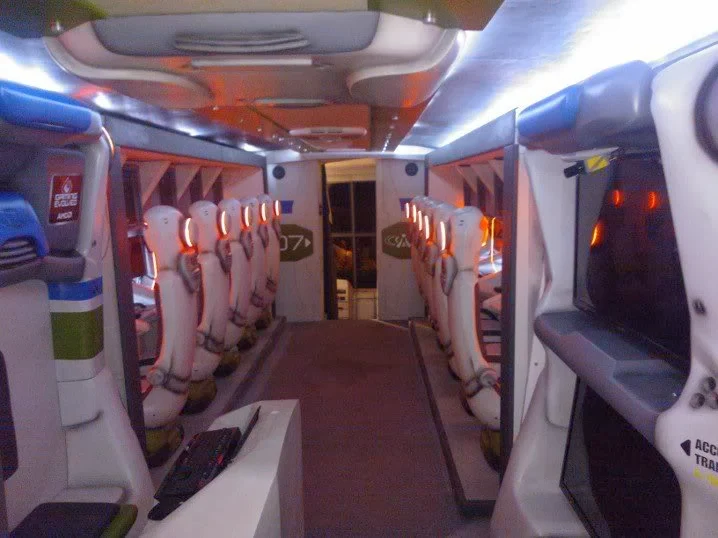 Bus paling unik gaming bus interior