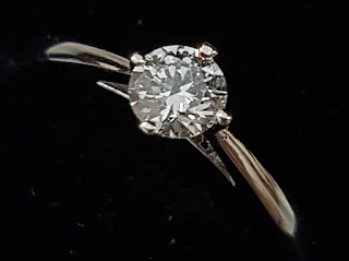 钻石戒指 Diamond Ring