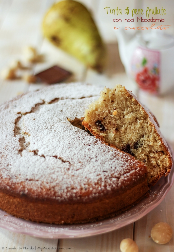 Torta di pere frullate, con noci Macadamia e cioccolato