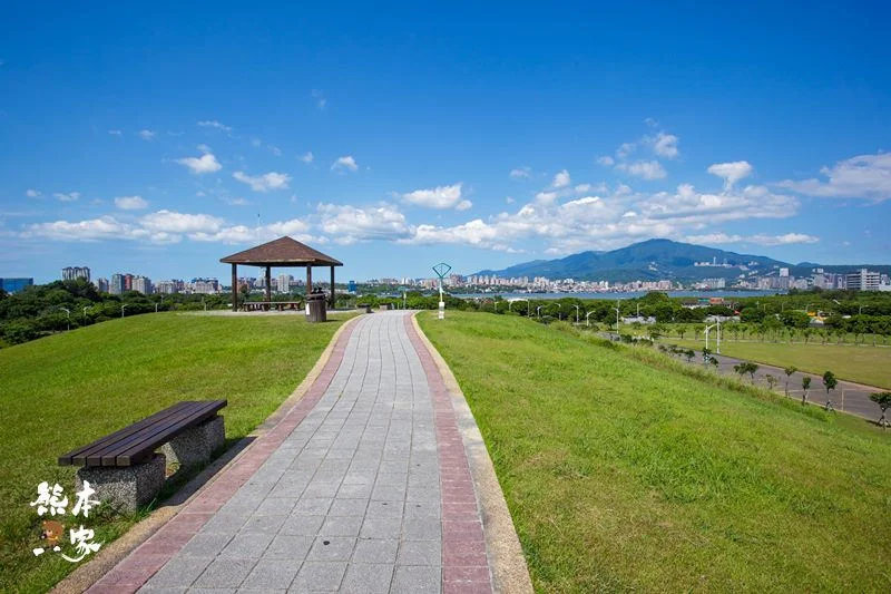 八里IG打卡景點｜米飛兔公園｜八里文化公園~假日親子好去處