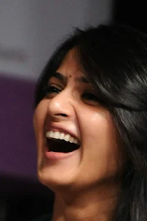 Anushka Shetty Cute Smiley Face Stills Gallery