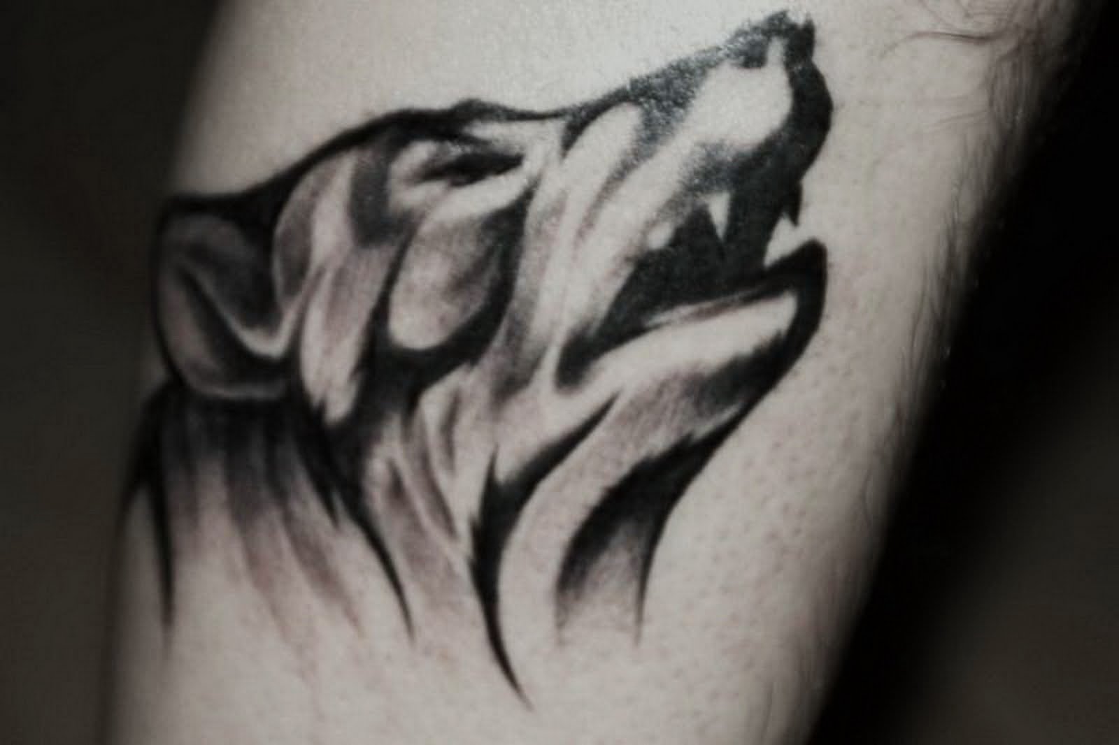 Classic Wolf Tattoos Design