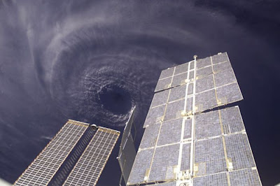 Hurricane Irene Space View Seen On www.coolpicturegallery.us