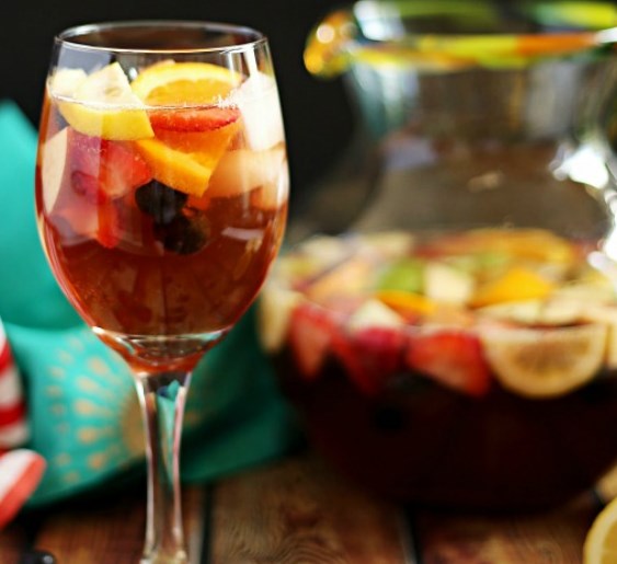 HOW TO MAKE A NON-ALCOHOLIC VIRGIN SANGRIA MOCKTAIL #drinks #favoritedrink