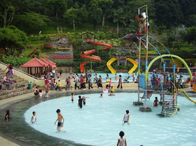 Kolam Renang Taman Wisata Selecta